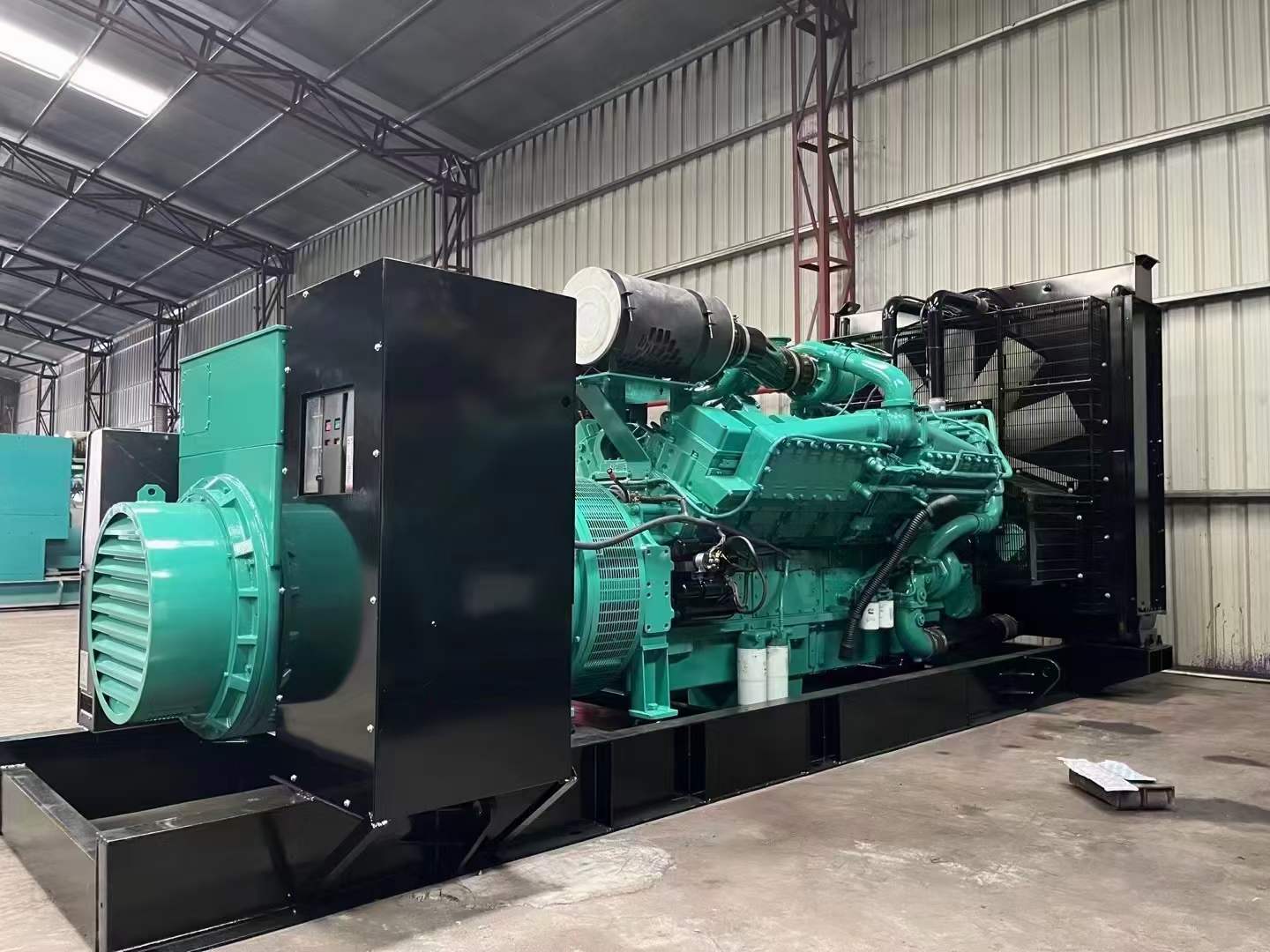 富拉尔基如何降低 800kW 柴油发电机输出电流的波动？